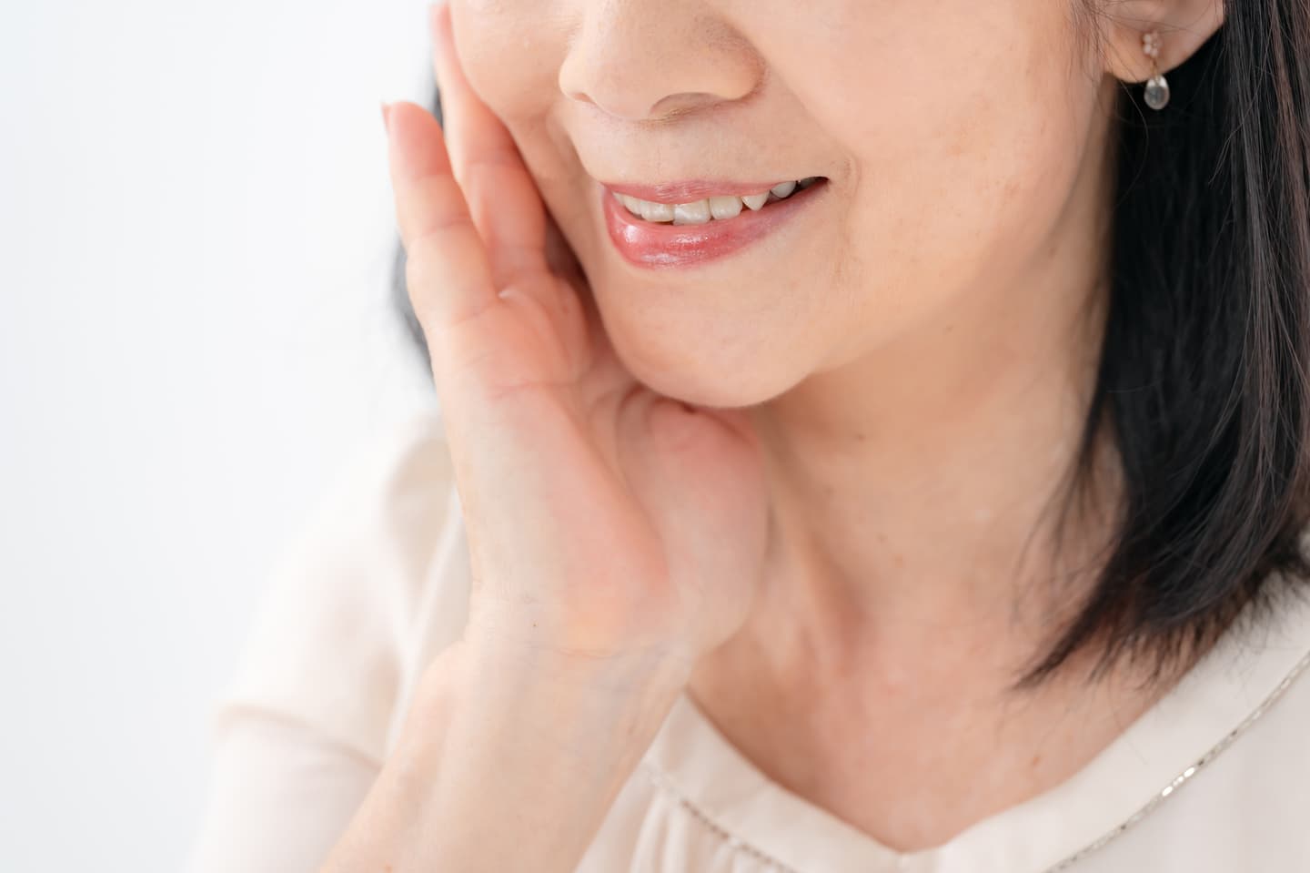 入れ歯装着のイメージ画像